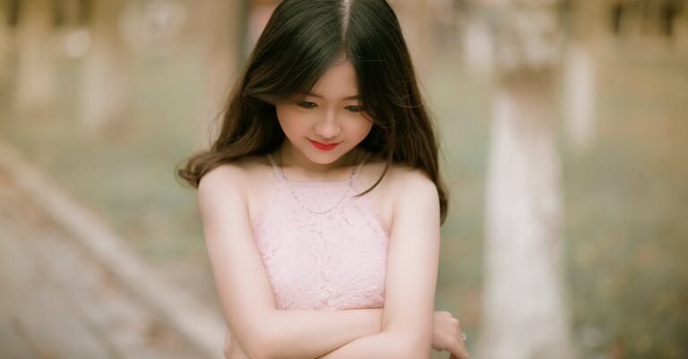 How To Teach Your Daughter To Develop Her Own Beauty Routine